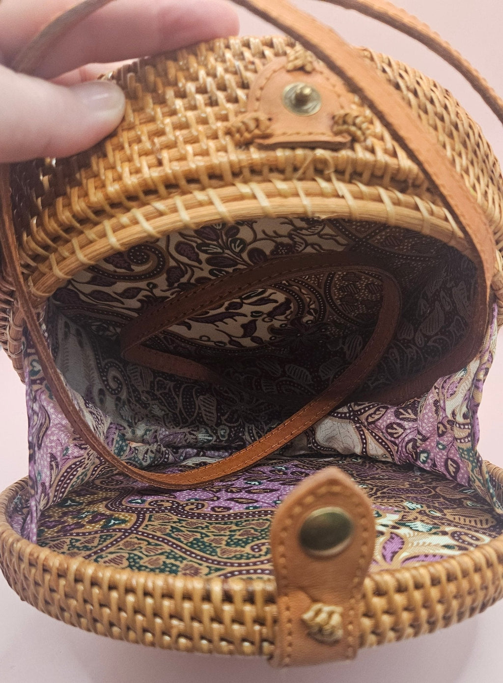 Round Rattan Crossbody Bags – 4 Styles Available Purses & Bags La Vie Bien Round Rattan Crossbody Bags – 4 Styles Available