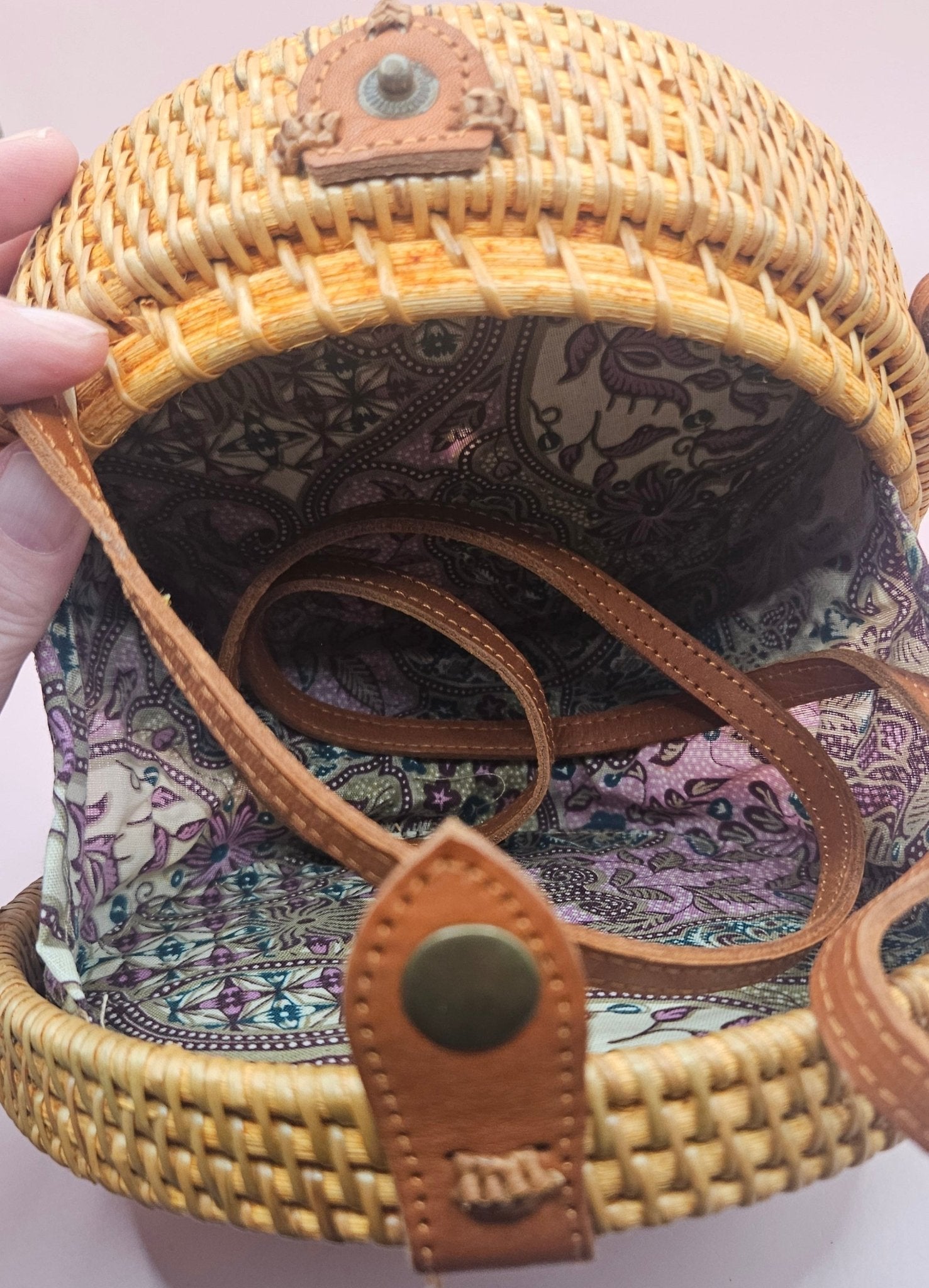 Round Rattan Crossbody Bags – 4 Styles Available Purses & Bags La Vie Bien Round Rattan Crossbody Bags – 4 Styles Available