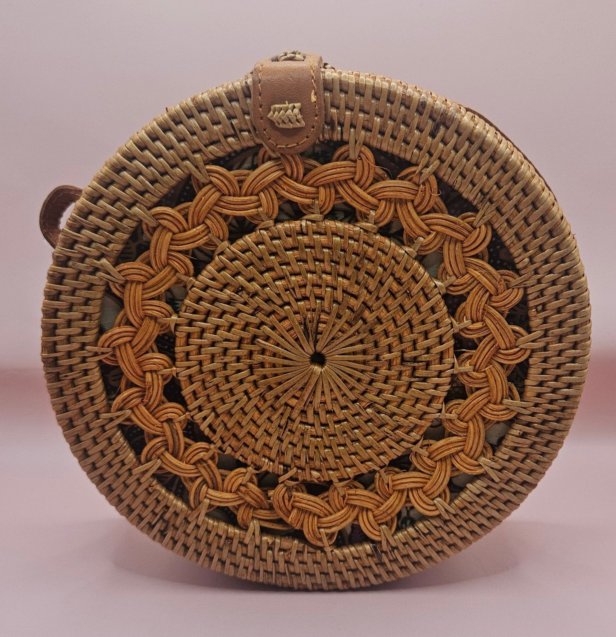 Round Rattan Crossbody Bags – 4 Styles Available Purses & Bags La Vie Bien Round Rattan Crossbody Bags – 4 Styles Available
