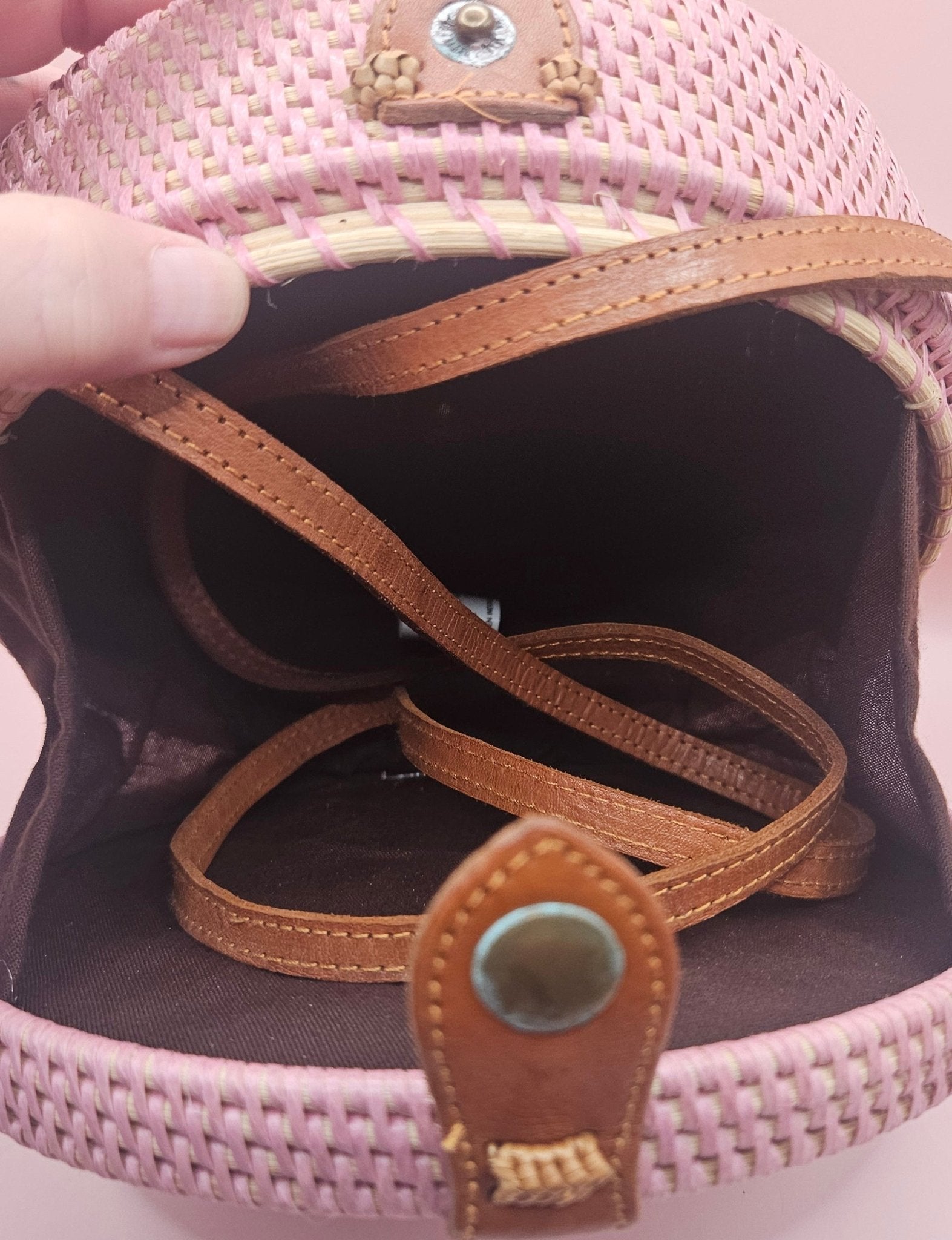 Round Rattan Crossbody Bags – 4 Styles Available Purses & Bags La Vie Bien Round Rattan Crossbody Bags – 4 Styles Available