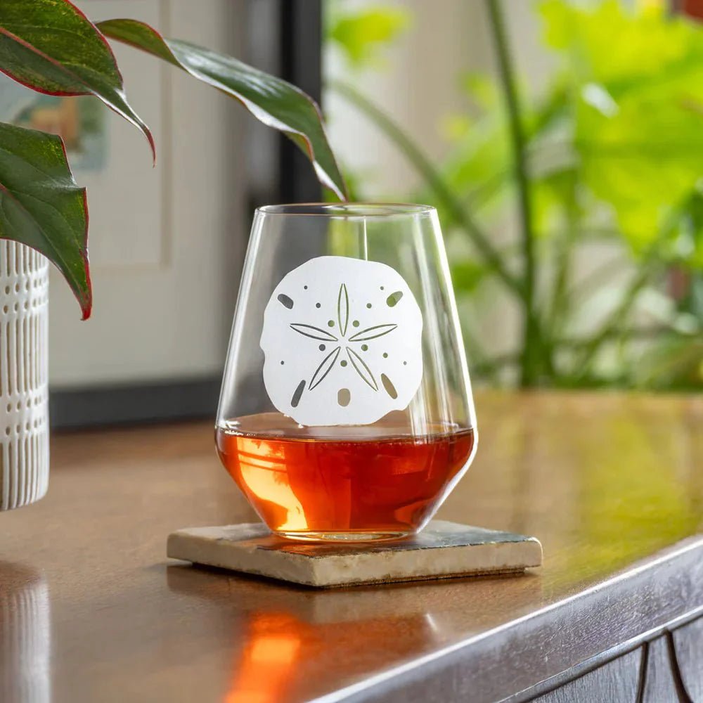 Sand Dollar Etched Glassware Kitchen Accessories La Vie Bien Sand Dollar Etched Glassware