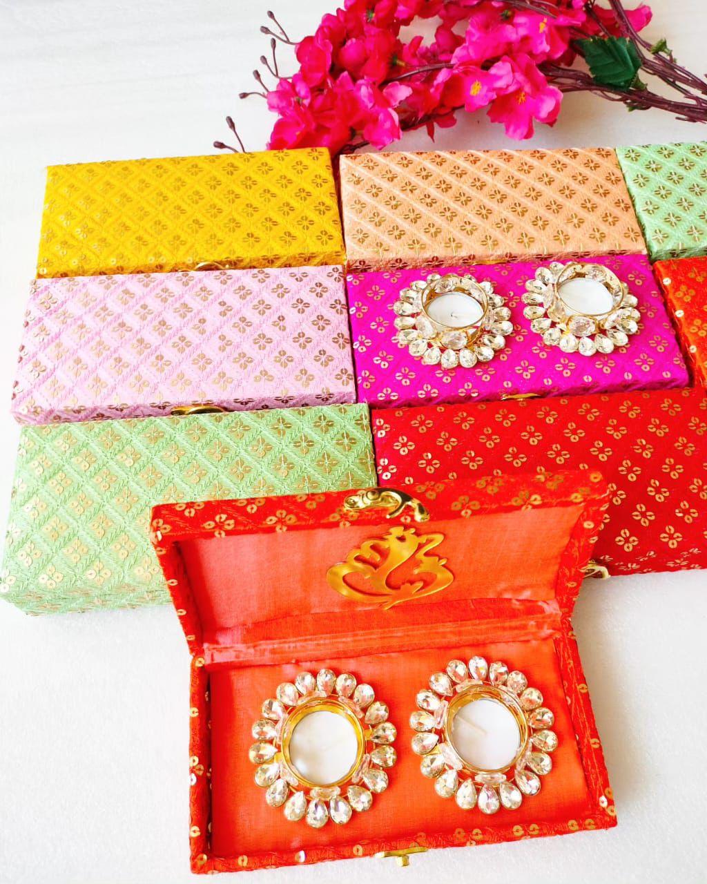 Set of 2 Kundan Diyas with Fabric Box La Vie Bien Set of 2 Kundan Diyas with Fabric Box