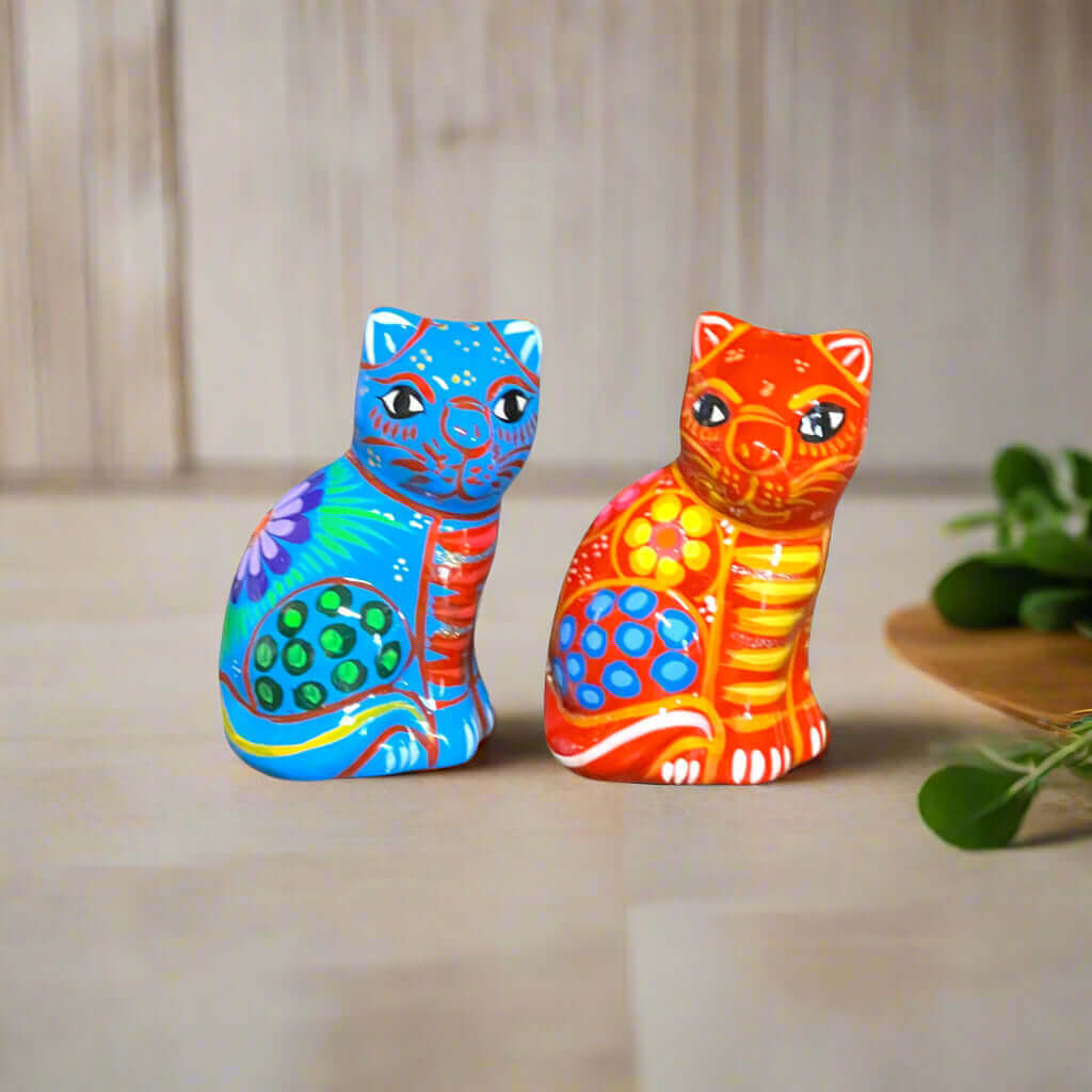 Set of 2 Talavera Cat Salt and Pepper Shakers | Hand - Painted Ceramic Guerrero Salt Shakers La Vie Bien Set of 2 Talavera Cat Salt and Pepper Shakers | Hand - Painted Ceramic