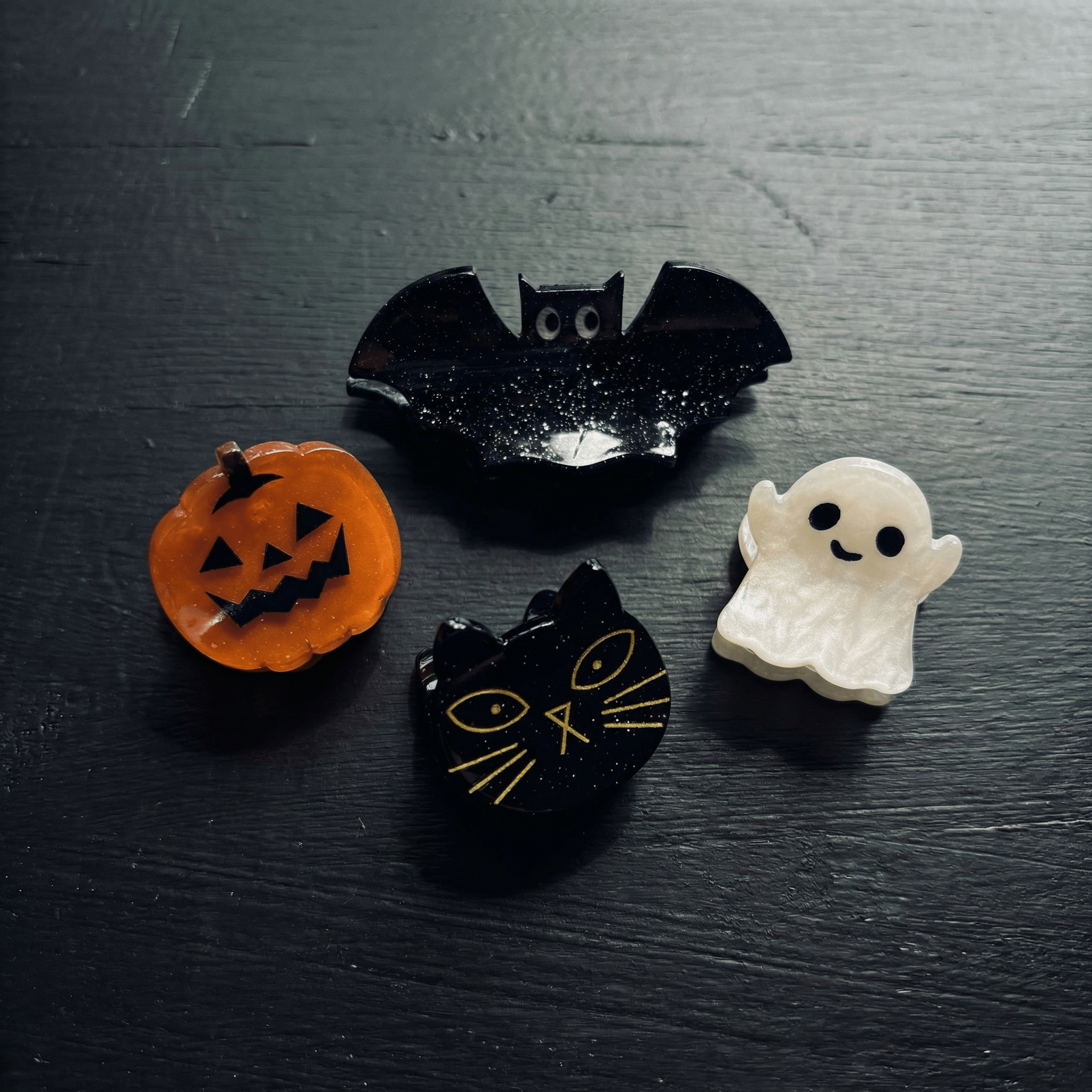 Set of 4 Velvet Claws Mini Spooky Hair Claws | Hair Claw Clip in Giftable Pouch Hair Clip La Vie Bien Set of 4 Velvet Claws Mini Spooky Hair Claws | Hair Claw Clip in Giftable Pouch