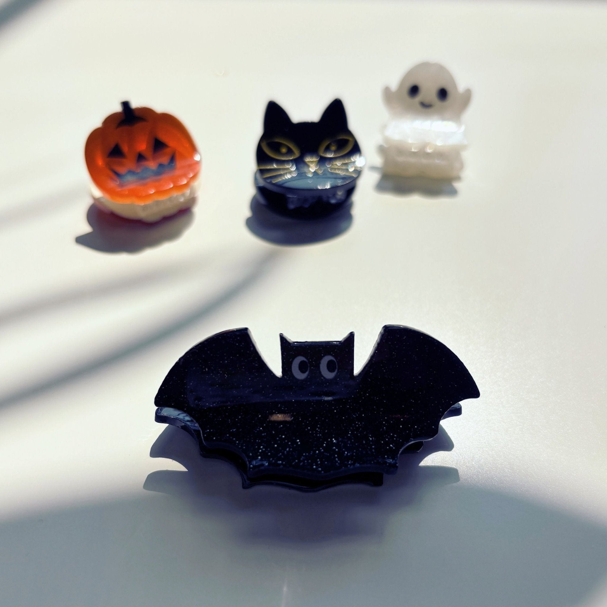 Set of 4 Velvet Claws Mini Spooky Hair Claws | Hair Claw Clip in Giftable Pouch Hair Clip La Vie Bien Set of 4 Velvet Claws Mini Spooky Hair Claws | Hair Claw Clip in Giftable Pouch