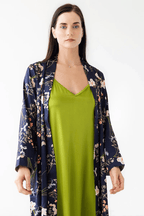 Silk Floral Design Robe ROBES La Vie Bien Silk Floral Design Robe