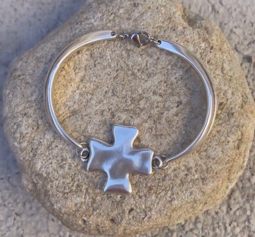 Silver Cross Bracelet Bracelets La Vie Bien Silver Cross Bracelet