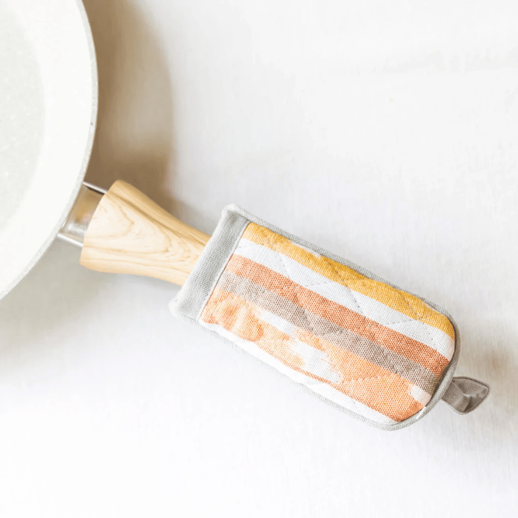 Simple Skillet Handle Holder by Upavim Crafts