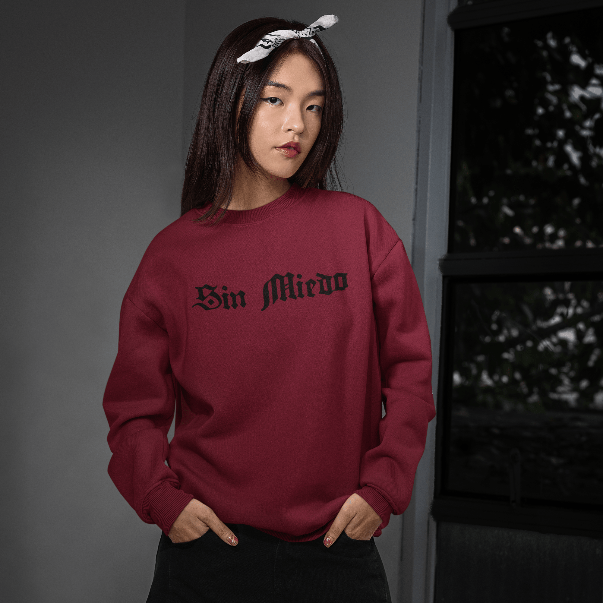 Sin Miedo Without Fear Crewneck Sweatshirt | Fleece - Lined Viral Latino Empowerment Protest Pride | 3 Colors Sweatshirt La Vie Bien Sin Miedo Without Fear Crewneck Sweatshirt | Fleece - Lined Viral Latino Empowerment Protest Pride | 3 Colors