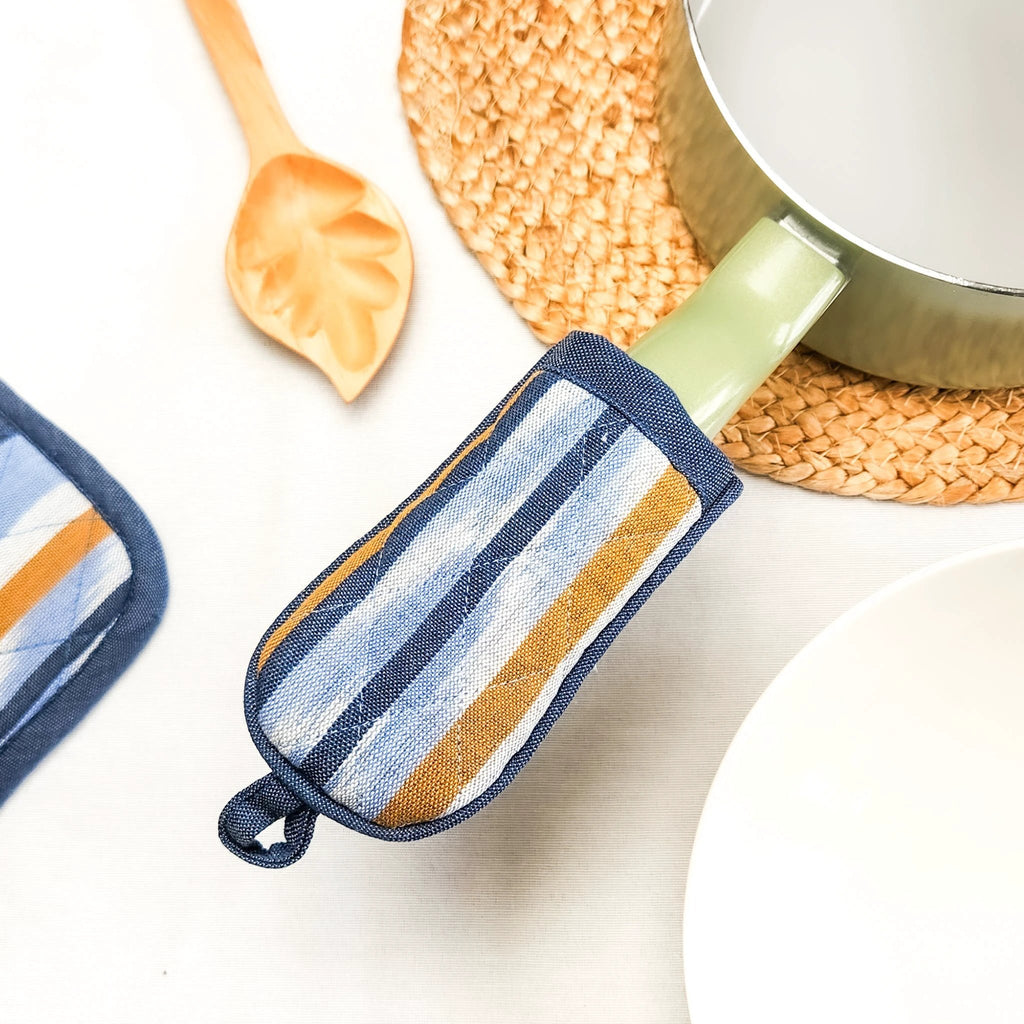 Simple Skillet Handle Holder by Upavim Crafts