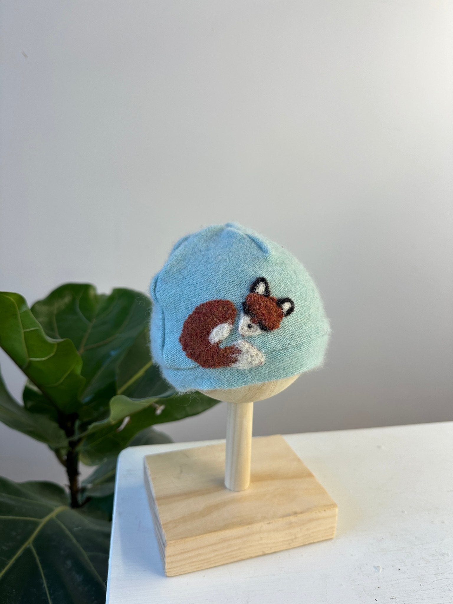 Sleeping Fox Cashmere Hat - Newborn hat La Vie Bien Sleeping Fox Cashmere Hat - Newborn