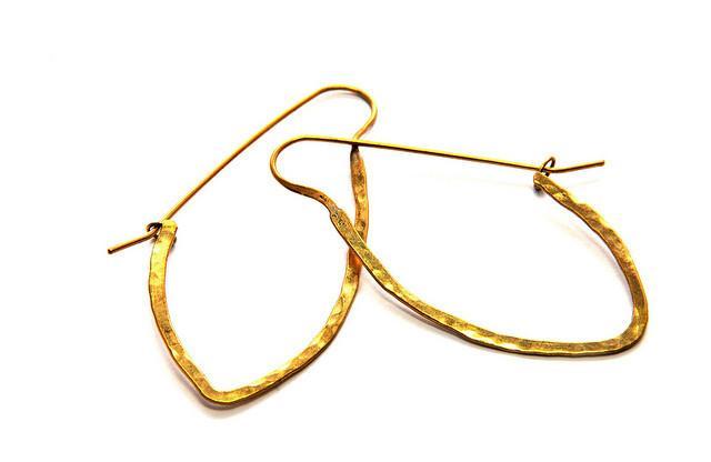 Small Arrow Hoop Brass Earrings Earrings - Fashion La Vie Bien Small Arrow Hoop Brass Earrings