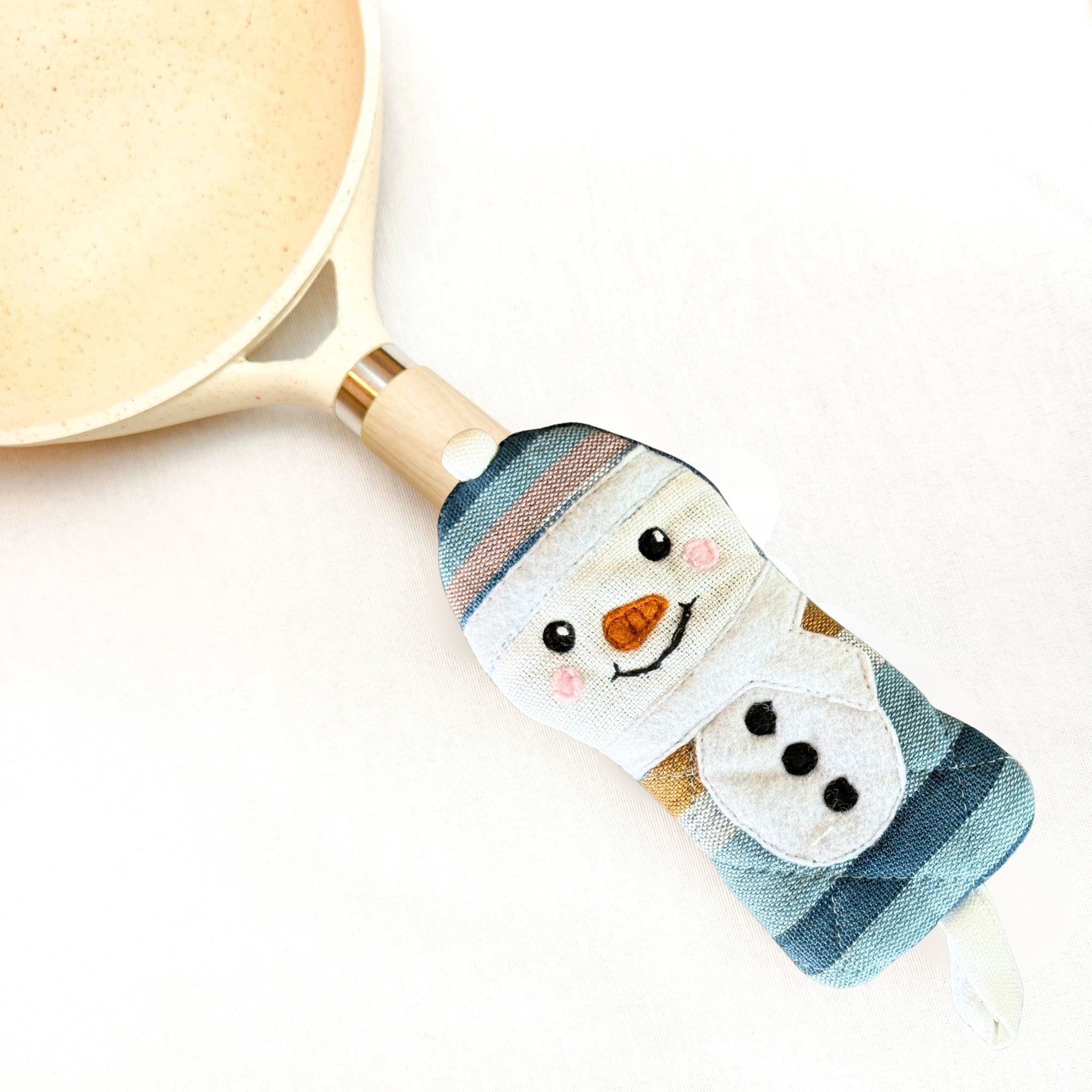 Snowman Skillet Handle Holder Kitchen - Linens La Vie Bien Snowman Skillet Handle Holder