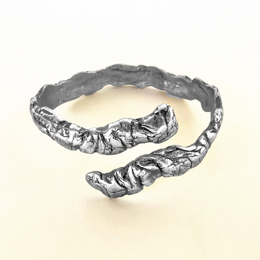 Stainless Steel Textured Bracelet Soors La Vie Bien Stainless Steel Textured Bracelet