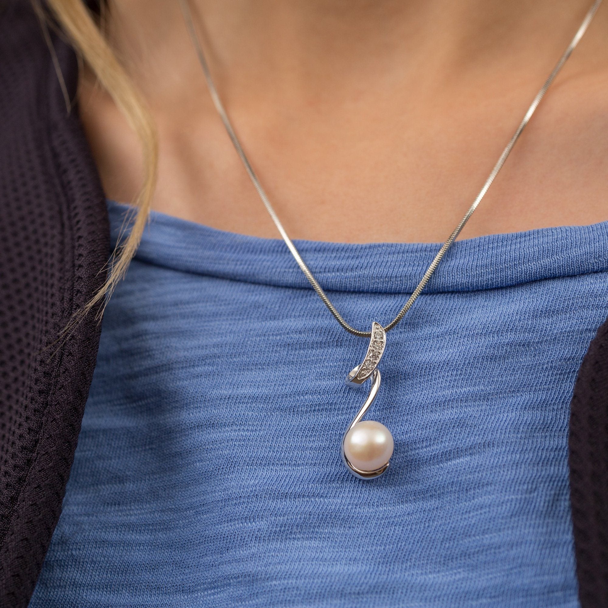 Sterling Swirl Pearl Necklace Necklaces - Fine La Vie Bien Sterling Swirl Pearl Necklace