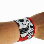 Sugar Skull | Catrina Seed Bead Magnetic Closure Bracelet - Guatemala La Vie Bien Sugar Skull | Catrina Seed Bead Magnetic Closure Bracelet - Guatemala