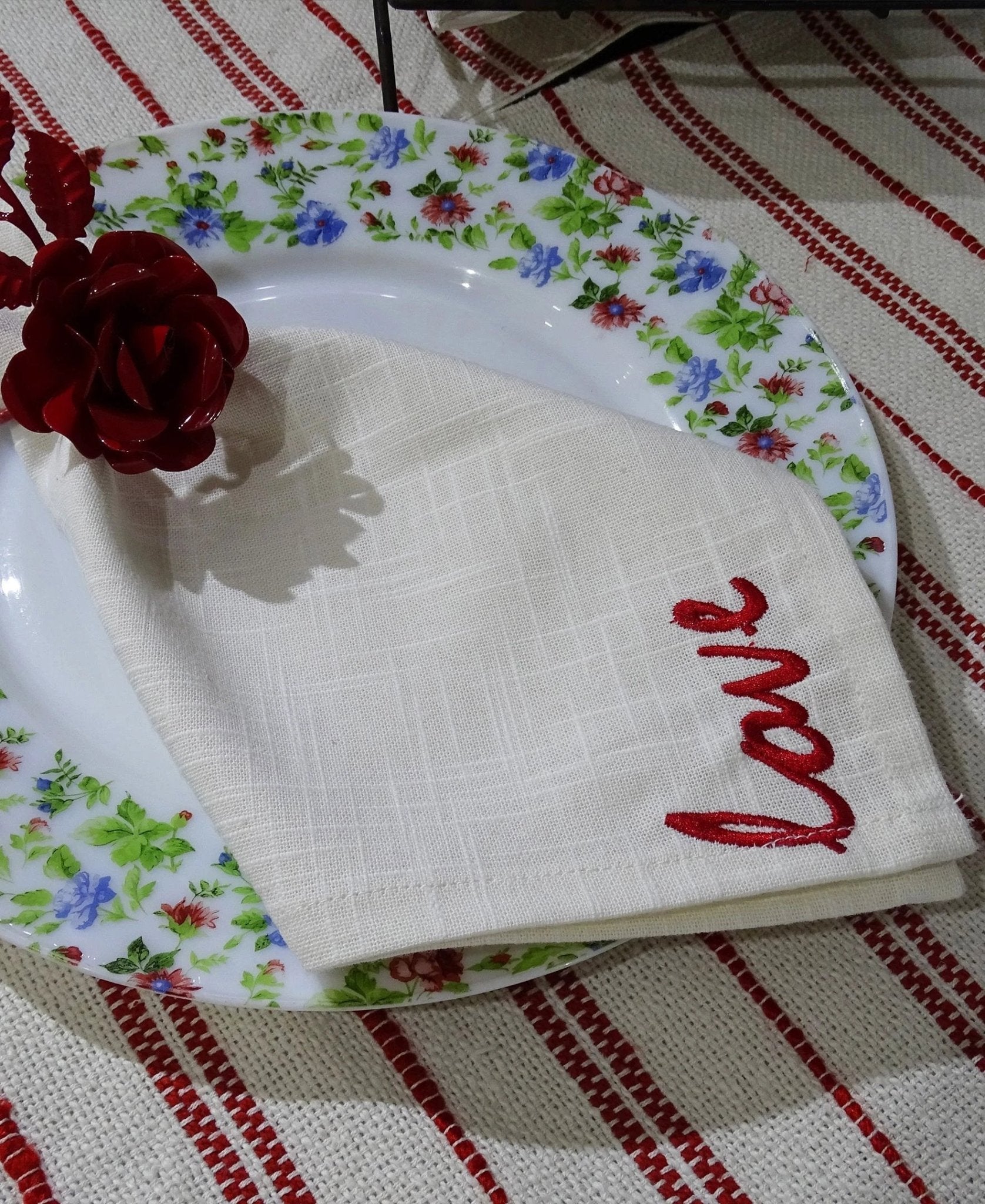 Table Cloth Napkins Set of 4 with Red Embroidery by Vibhsa