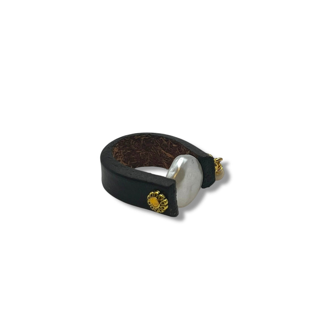 Tablet Faux Pearl Ring Ring La Vie Bien Tablet Faux Pearl Ring