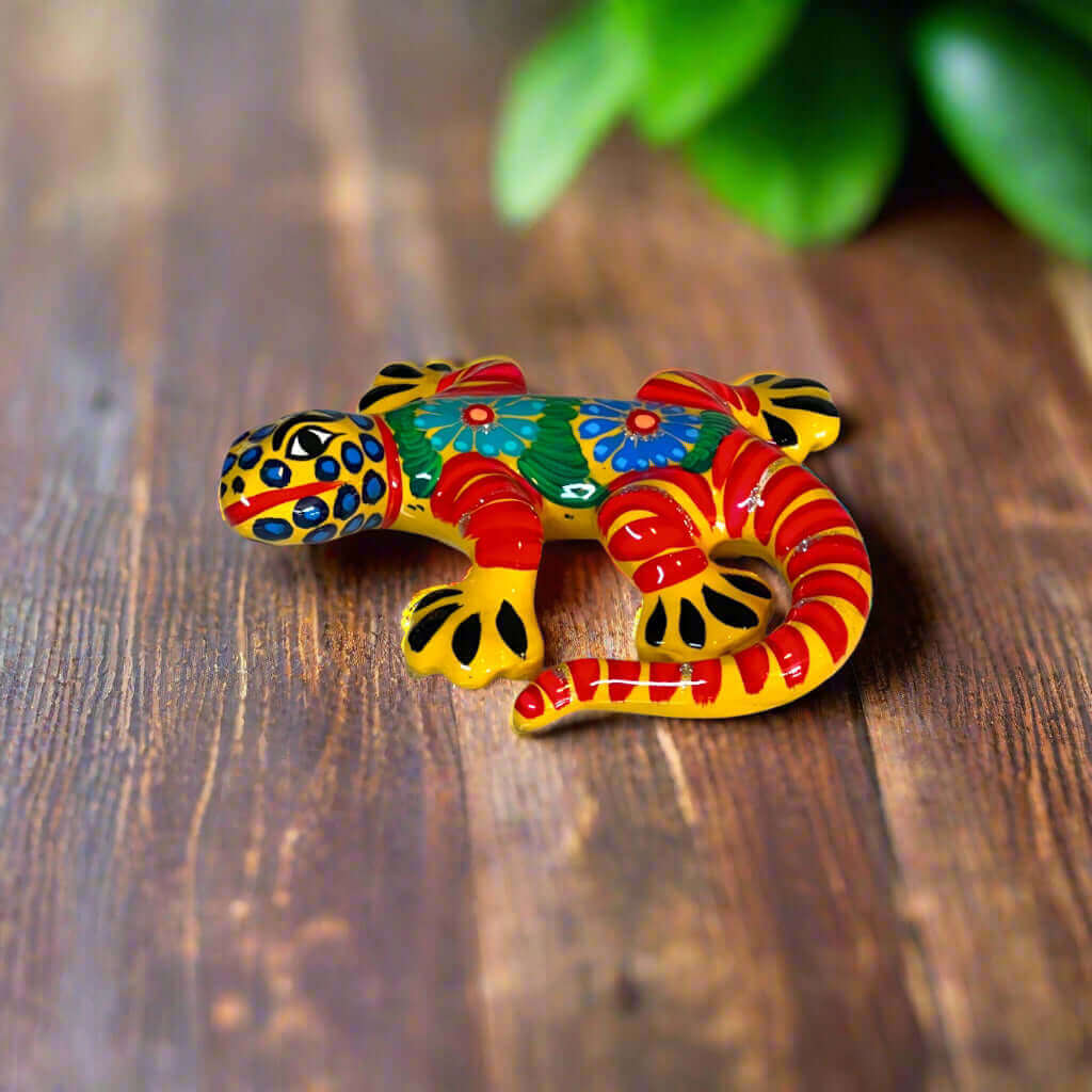 Talavera Lizard Figurine | Mexican Handcrafted Wall Decor Guerrero Figurine La Vie Bien Talavera Lizard Figurine | Mexican Handcrafted Wall Decor