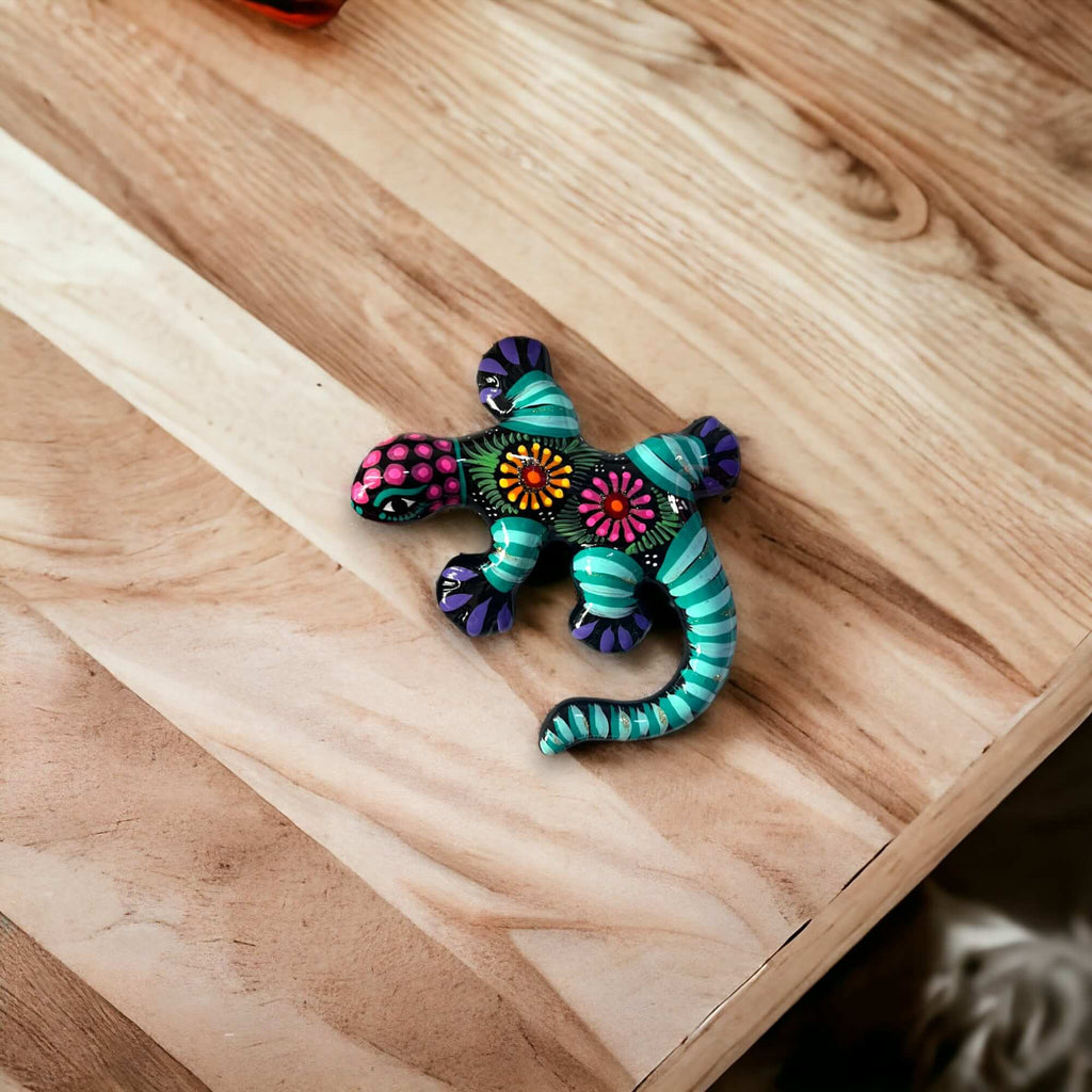 Talavera Lizard Figurine | Mexican Handcrafted Wall Decor Guerrero Figurine La Vie Bien Talavera Lizard Figurine | Mexican Handcrafted Wall Decor