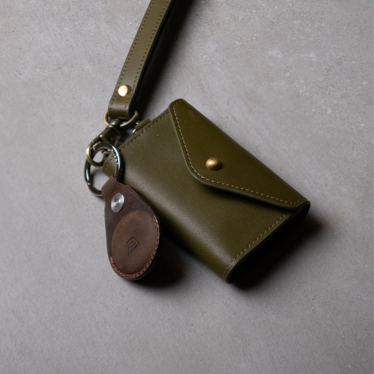 The AirTag Holder Goods La Vie Bien The AirTag Holder