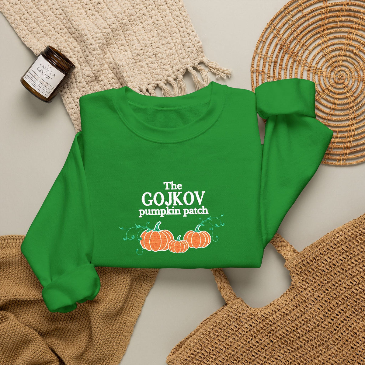 The family pumpkin patch embroidered customizable Sweatshirt with family name, pregnancy announcement sweater for Autumn Sweatshirt La Vie Bien The family pumpkin patch embroidered customizable Sweatshirt with family name, pregnancy announcement sweater for Autumn