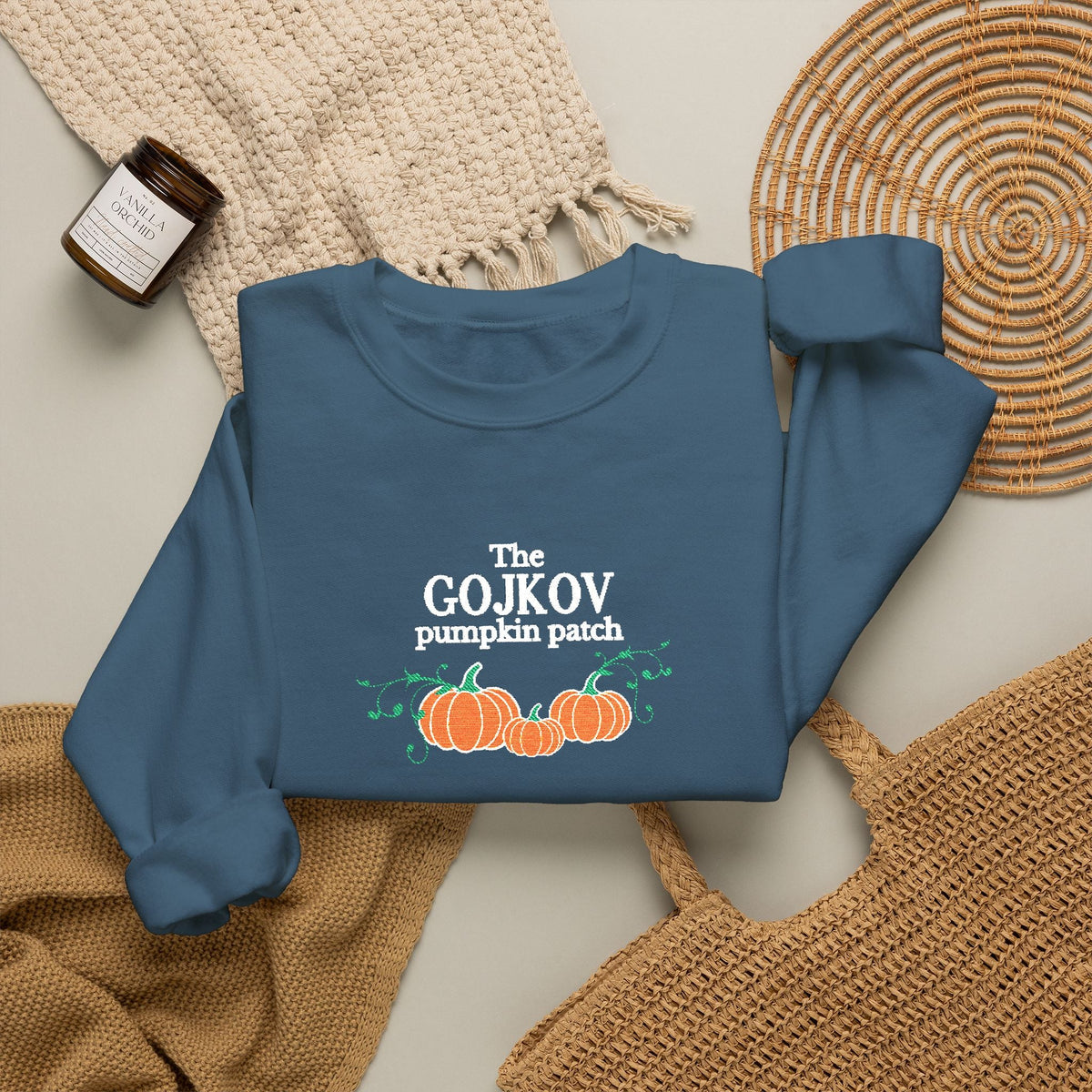 The family pumpkin patch embroidered customizable Sweatshirt with family name, pregnancy announcement sweater for Autumn Sweatshirt La Vie Bien The family pumpkin patch embroidered customizable Sweatshirt with family name, pregnancy announcement sweater for Autumn
