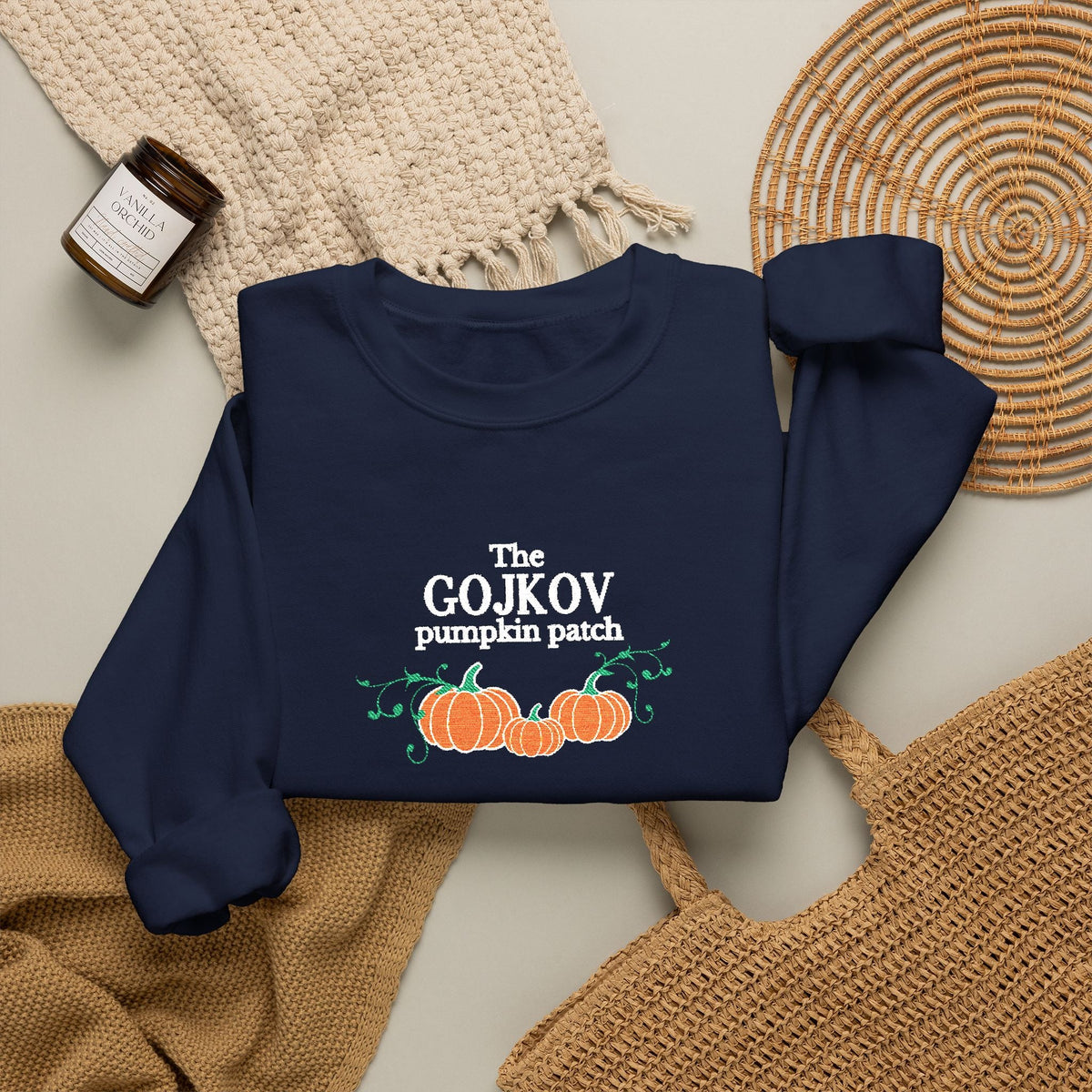 The family pumpkin patch embroidered customizable Sweatshirt with family name, pregnancy announcement sweater for Autumn Sweatshirt La Vie Bien The family pumpkin patch embroidered customizable Sweatshirt with family name, pregnancy announcement sweater for Autumn