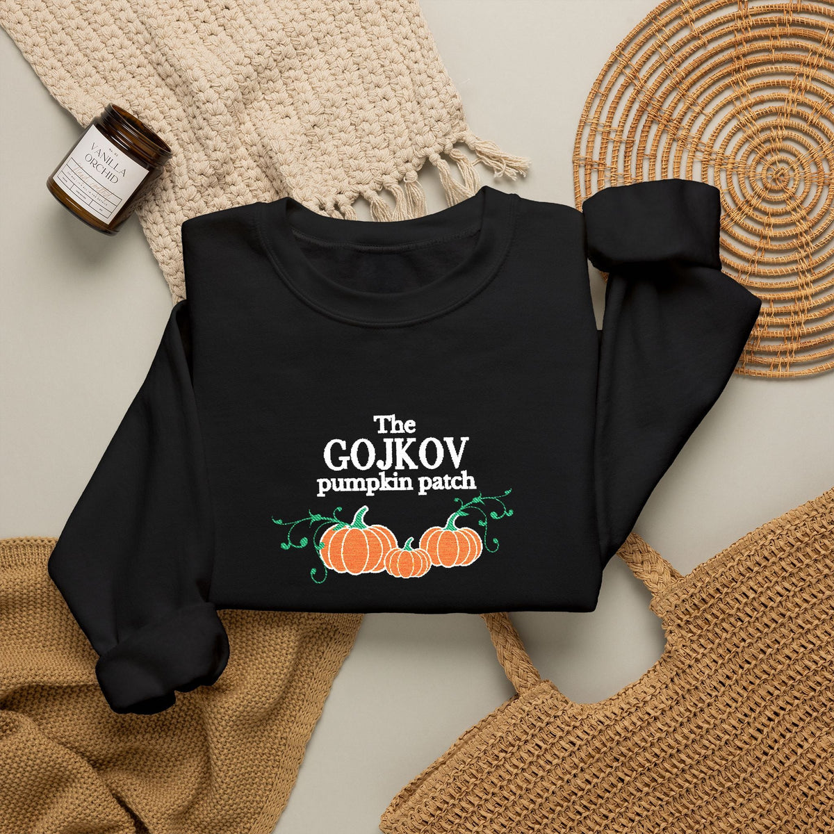 The family pumpkin patch embroidered customizable Sweatshirt with family name, pregnancy announcement sweater for Autumn Sweatshirt La Vie Bien The family pumpkin patch embroidered customizable Sweatshirt with family name, pregnancy announcement sweater for Autumn