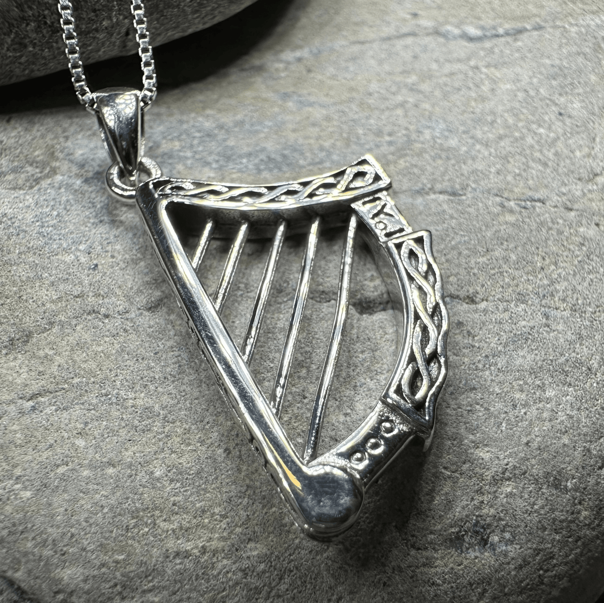 Torlogh Celtic Irish Harp Necklace in Sterling Silver Pendant La Vie Bien Torlogh Celtic Irish Harp Necklace in Sterling Silver