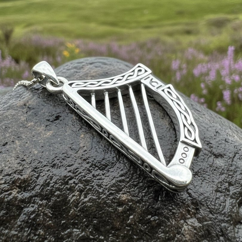 Torlogh Celtic Irish Harp Necklace in Sterling Silver Pendant La Vie Bien Torlogh Celtic Irish Harp Necklace in Sterling Silver