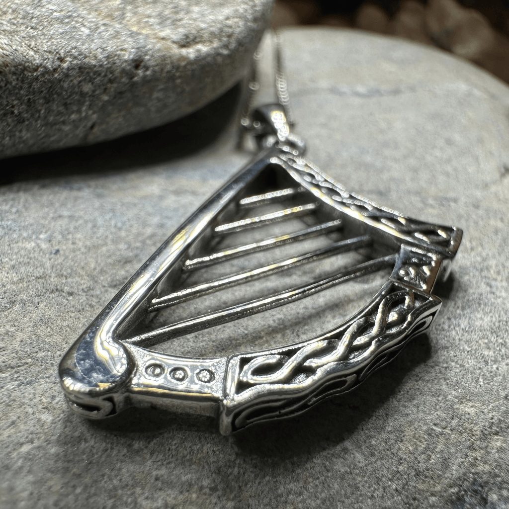Torlogh Celtic Irish Harp Necklace in Sterling Silver Pendant La Vie Bien Torlogh Celtic Irish Harp Necklace in Sterling Silver