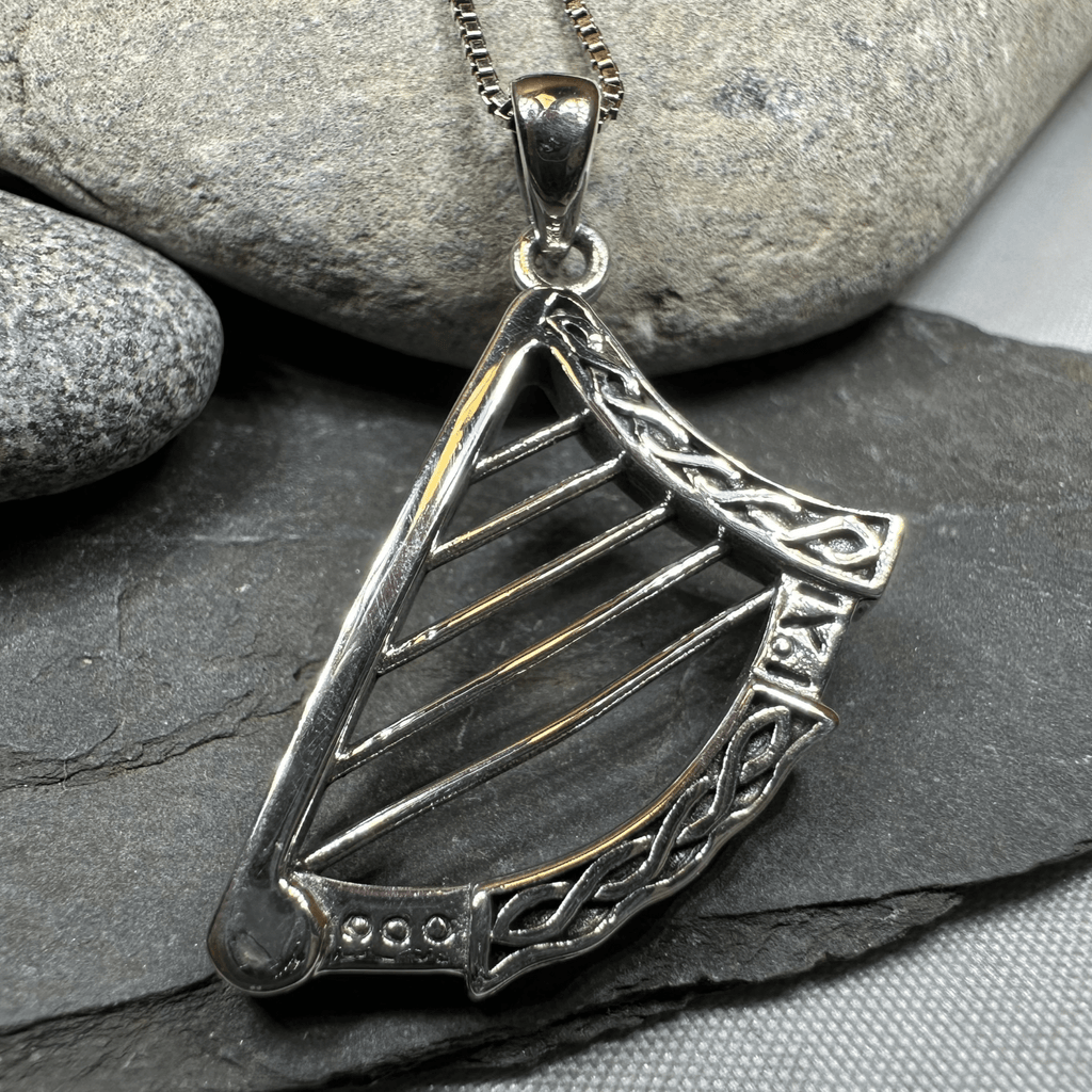 Torlogh Celtic Irish Harp Necklace in Sterling Silver Pendant La Vie Bien Torlogh Celtic Irish Harp Necklace in Sterling Silver