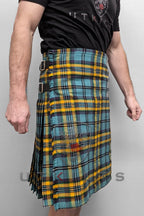 Traditional Kilt – Premium 6–8 Yard Wool, Continue Traditional Kilt La Vie Bien Traditional Kilt – Premium 6–8 Yard Wool, Continue