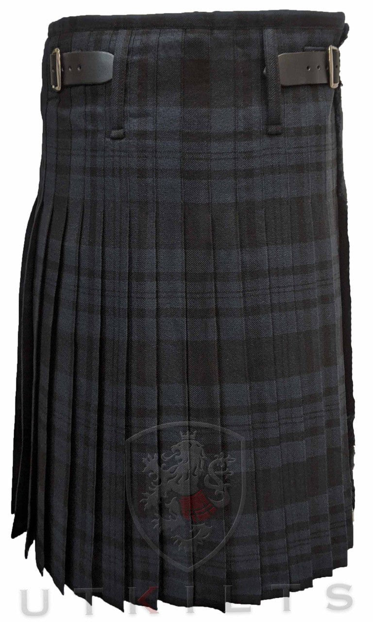 Traditional Kilt – Standard 4–5 Yard Wool, Black Isle Traditional Kilt La Vie Bien Traditional Kilt – Standard 4–5 Yard Wool, Black Isle