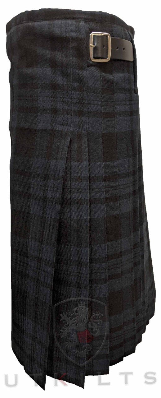 Traditional Kilt – Standard 4–5 Yard Wool, Black Isle Traditional Kilt La Vie Bien Traditional Kilt – Standard 4–5 Yard Wool, Black Isle