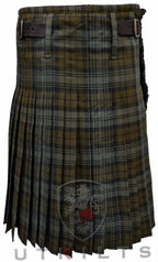 Traditional Kilt – Standard 4–5 Yard Wool, Black Watch Weathered Traditional Kilt La Vie Bien Traditional Kilt – Standard 4–5 Yard Wool, Black Watch Weathered