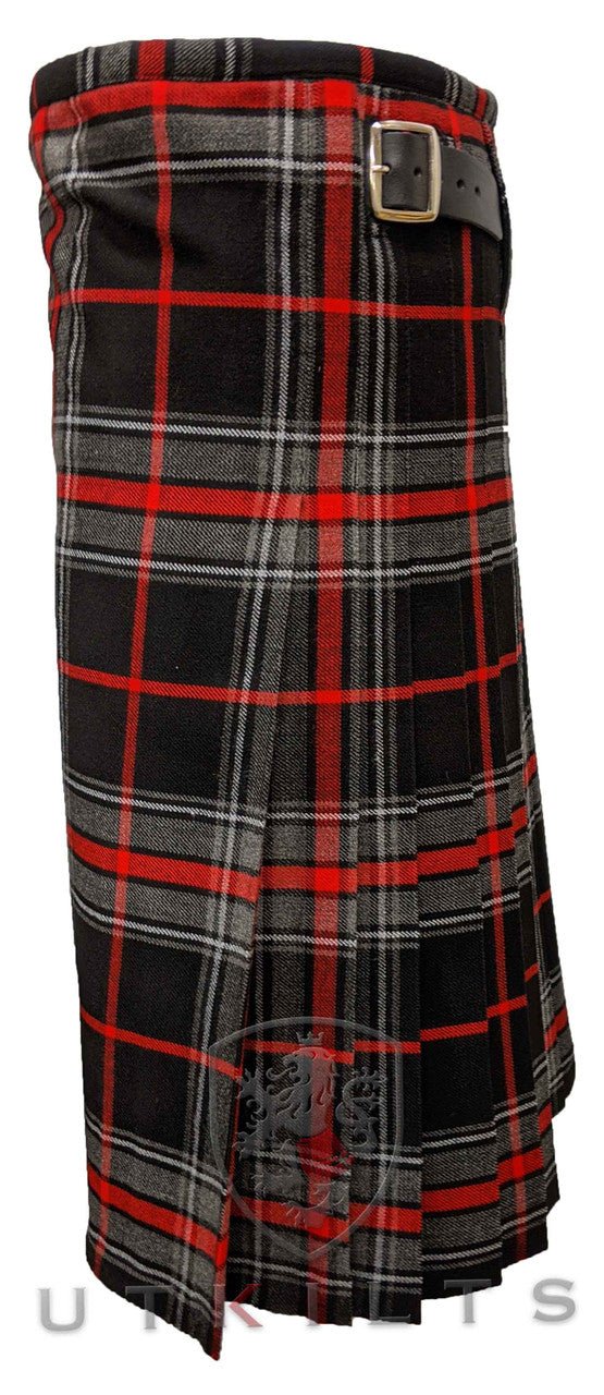 Traditional Kilt – Standard 4–5 Yard Wool, Spirit of the Highlander Traditional Kilt La Vie Bien Traditional Kilt – Standard 4–5 Yard Wool, Spirit of the Highlander