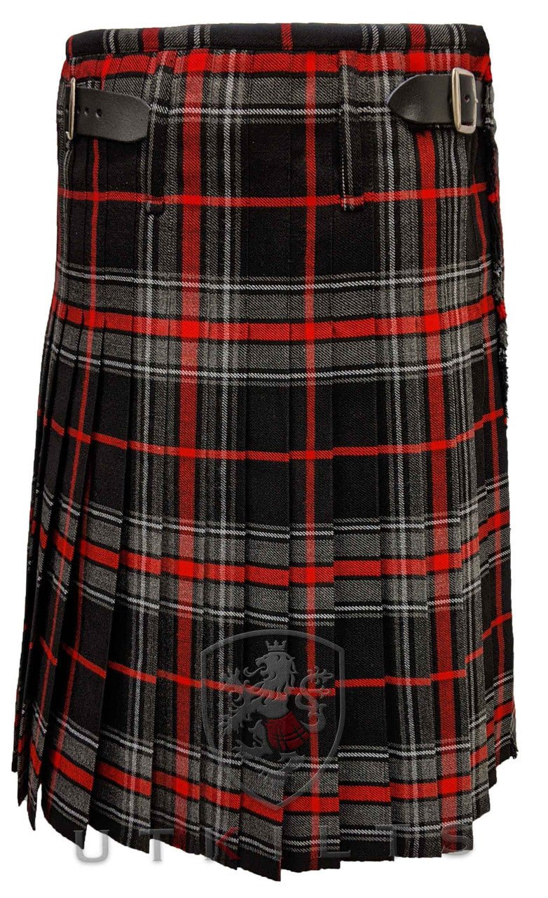 Traditional Kilt – Standard 4–5 Yard Wool, Spirit of the Highlander Traditional Kilt La Vie Bien Traditional Kilt – Standard 4–5 Yard Wool, Spirit of the Highlander