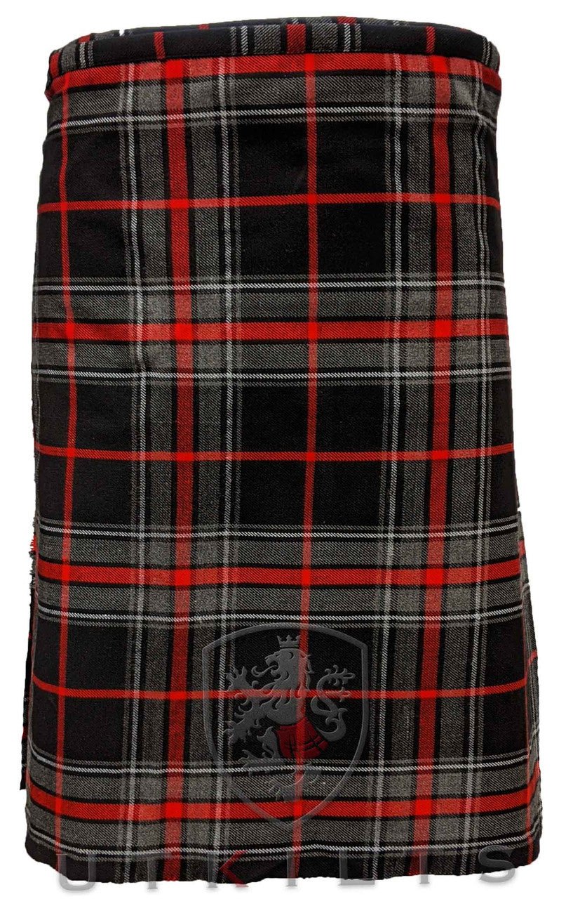 Traditional Kilt – Standard 4–5 Yard Wool, Spirit of the Highlander Traditional Kilt La Vie Bien Traditional Kilt – Standard 4–5 Yard Wool, Spirit of the Highlander