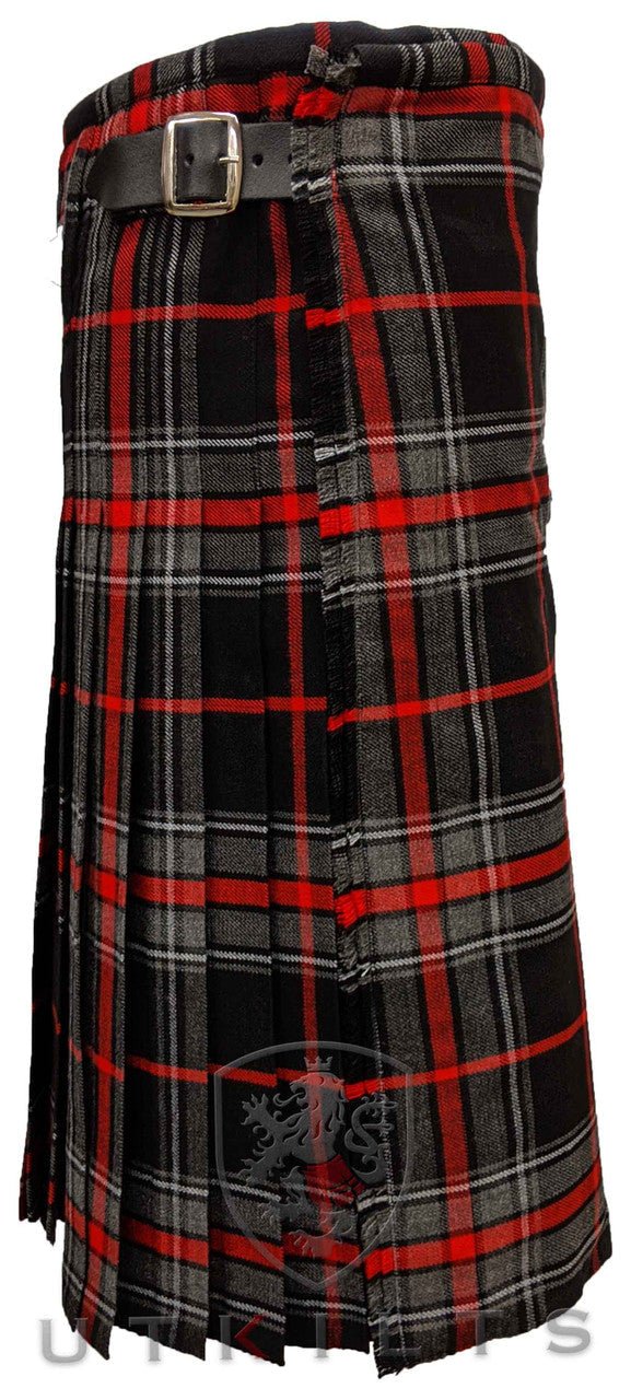 Traditional Kilt – Standard 4–5 Yard Wool, Spirit of the Highlander Traditional Kilt La Vie Bien Traditional Kilt – Standard 4–5 Yard Wool, Spirit of the Highlander
