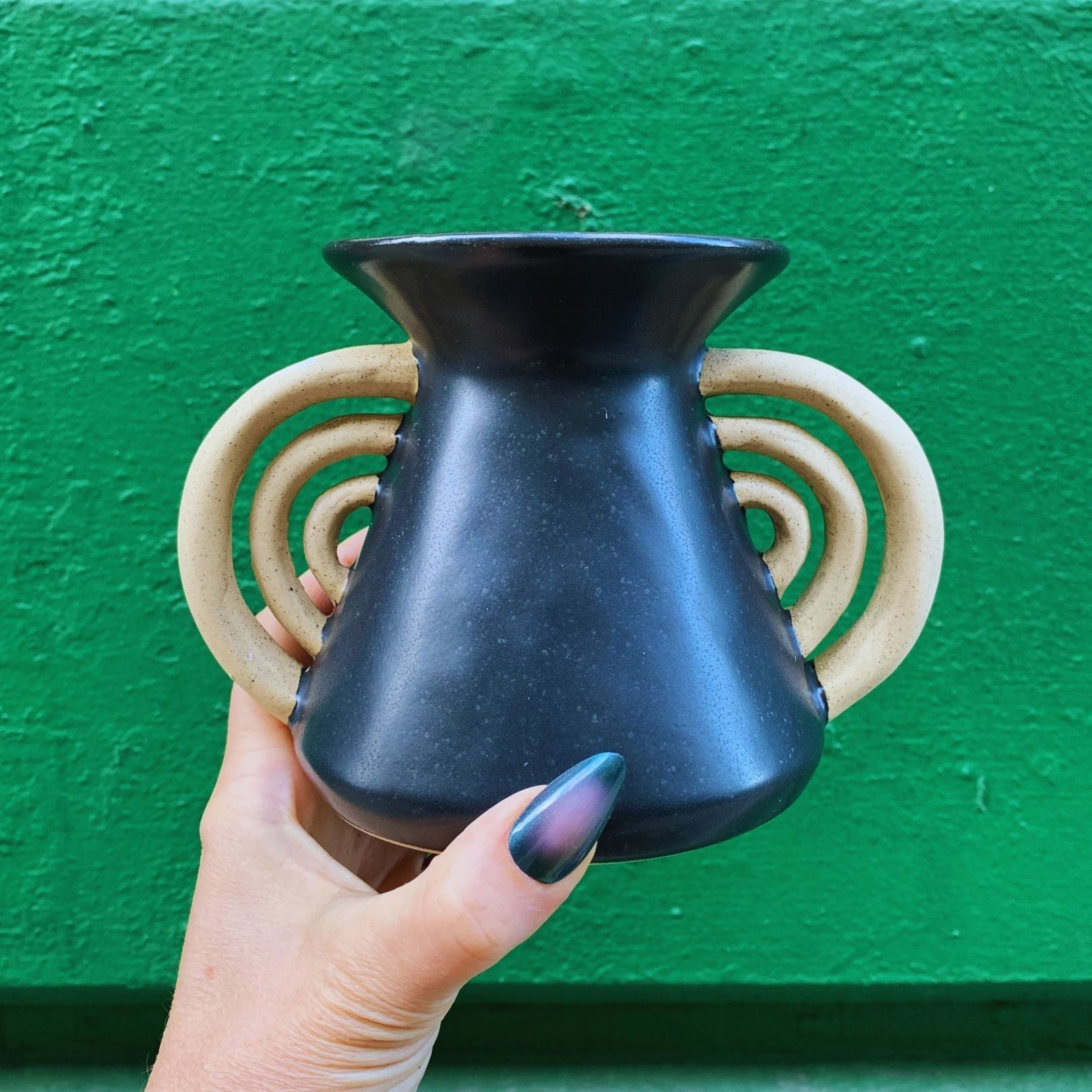 Triomphe Handle Vase | Minimalist Black and Gold | 4.5" Tall Vases La Vie Bien Triomphe Handle Vase | Minimalist Black and Gold | 4.5" Tall