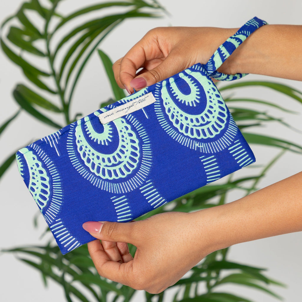 Ugandan Organic Waxcloth Wristlet Clutch & Wallets & Coin Bags La Vie Bien Ugandan Organic Waxcloth Wristlet