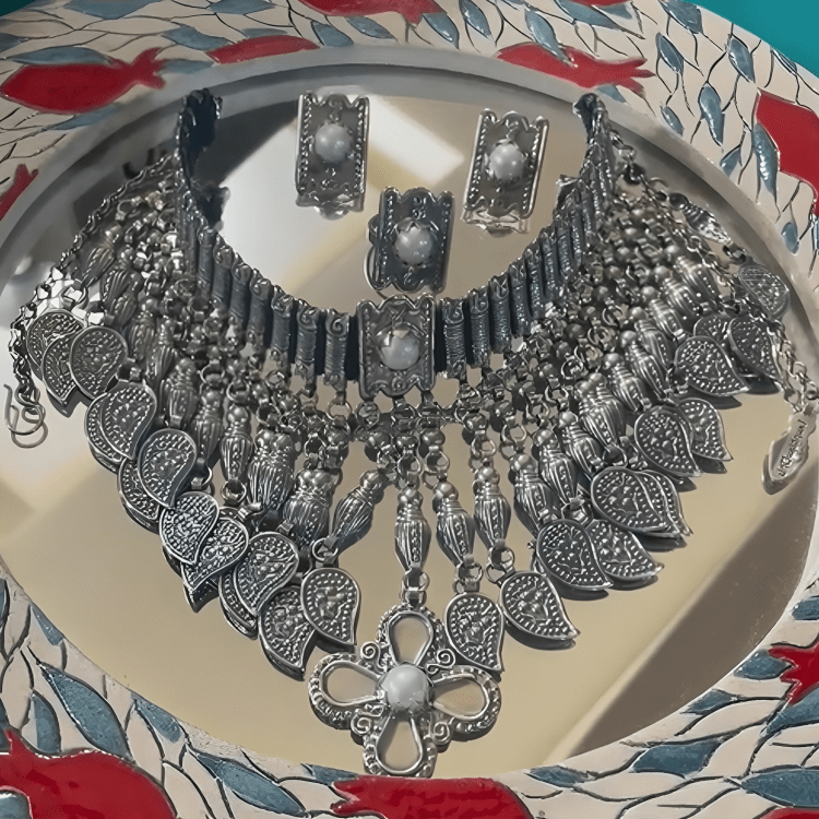 Vaspurakan Necklace Necklace La Vie Bien Vaspurakan Necklace