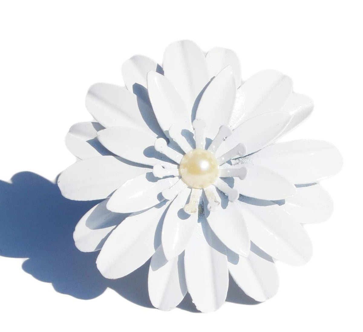 Vibhsa White Floral Set of 12 Napkin Rings Dining Decor La Vie Bien Vibhsa White Floral Set of 12 Napkin Rings