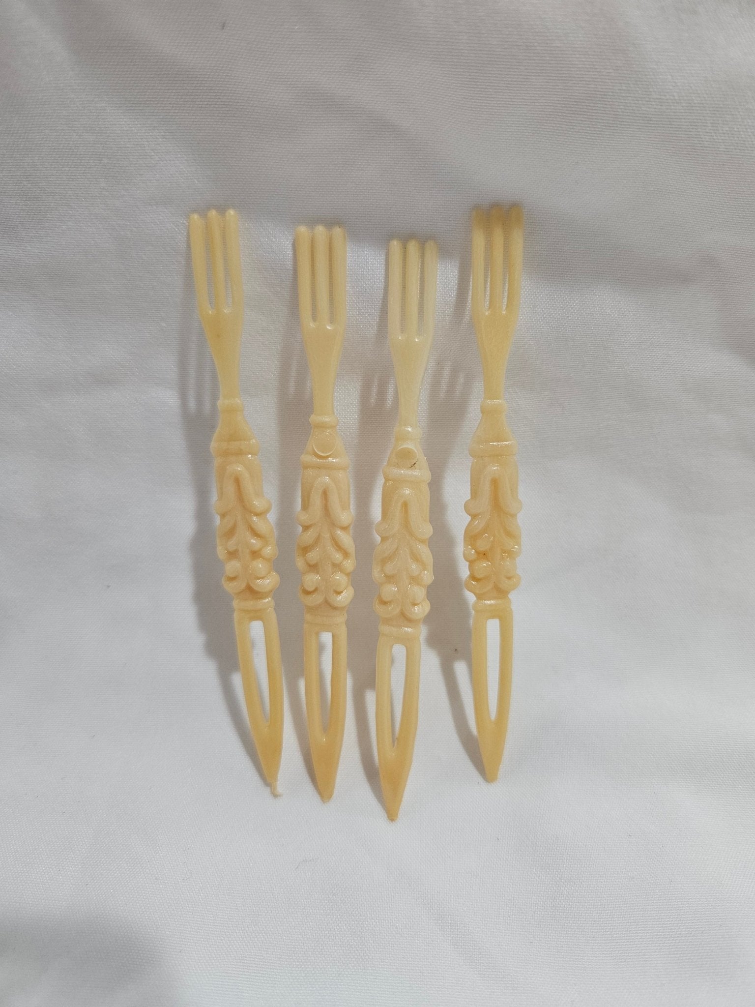 Vintage 1950's Fleur - de - lis Cocktail Forks Kitchen Accessories La Vie Bien Vintage 1950's Fleur - de - lis Cocktail Forks