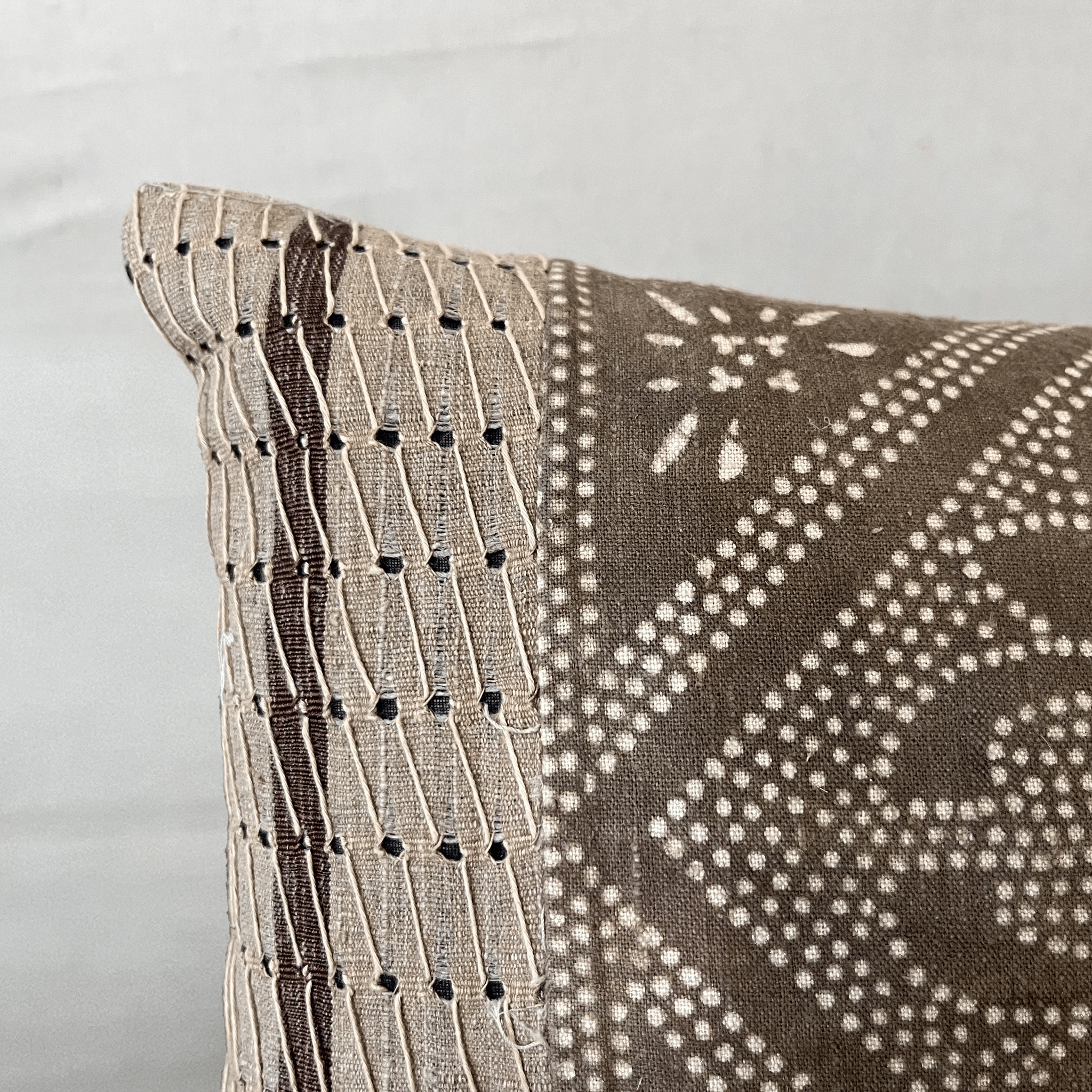 Vintage Fabric Pillow T.1038