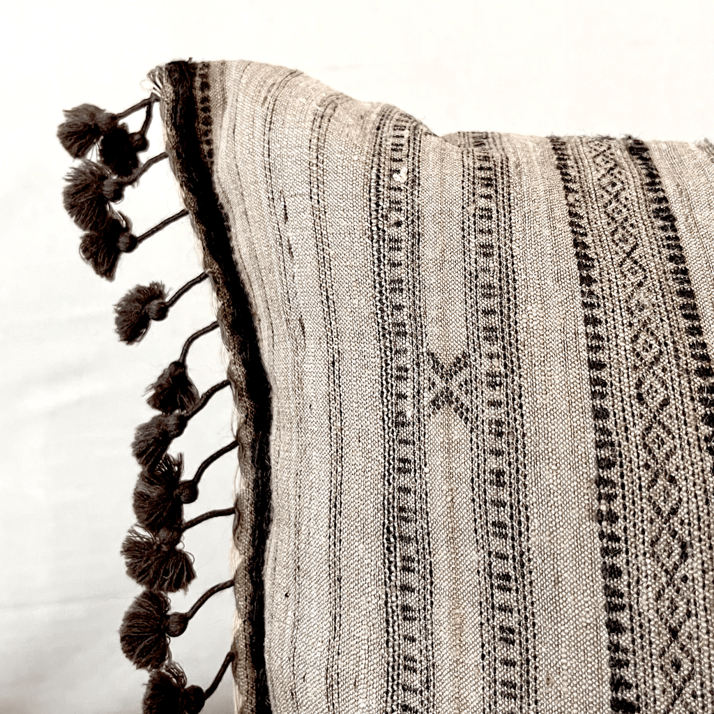 Vintage Fabric Pillow T.1042