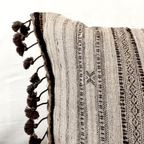 Vintage Fabric Pillow T.1042