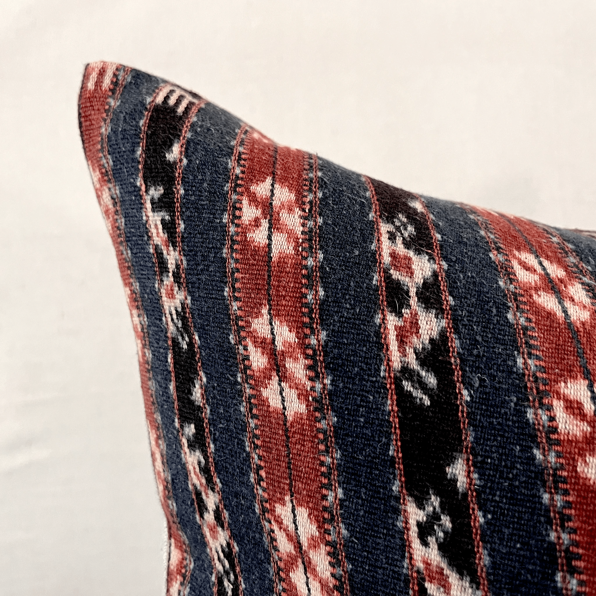 Vintage Fabric Pillow T.1044